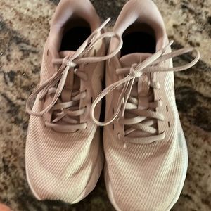 Womens Nike 7.5 blush colored athletic shoes